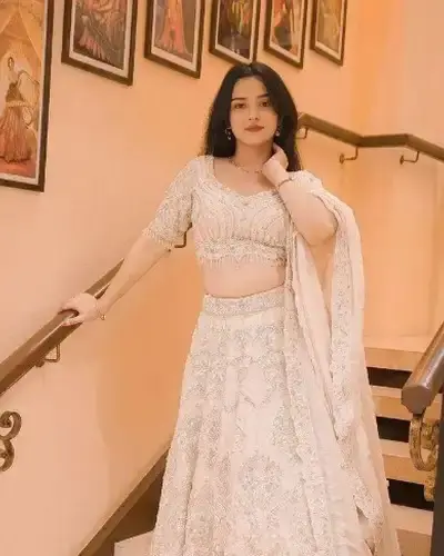 Escort Lavasa